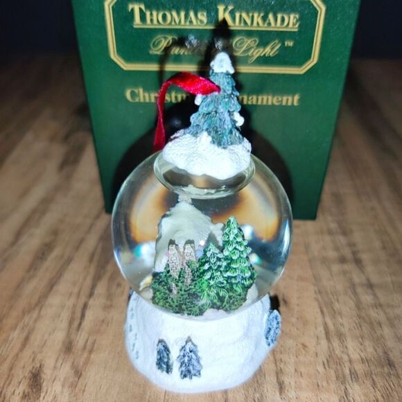 Vintage 1999 Thomas Kinkade Stonehearth Hutch Christmas Ornament Mini Globe - Picture 4 of 8